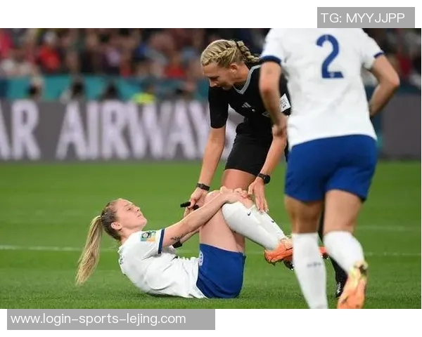 英格兰女足与苏格兰女足激战成平局双方实力相当展现精彩对决 英格兰女足与苏格兰女足激战成平局双方实力相当展现精彩对决